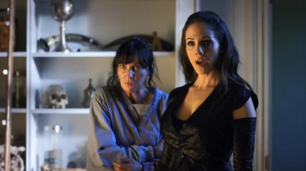 Inga Cadranel as Aife and Anna Silk as her daughter Bo - Lost Girl 313