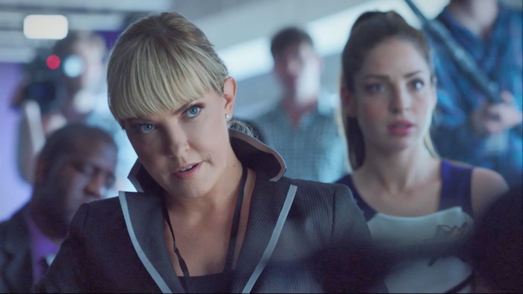 Unnamed reporter (Cheryl Hickey - Lost Girl 506