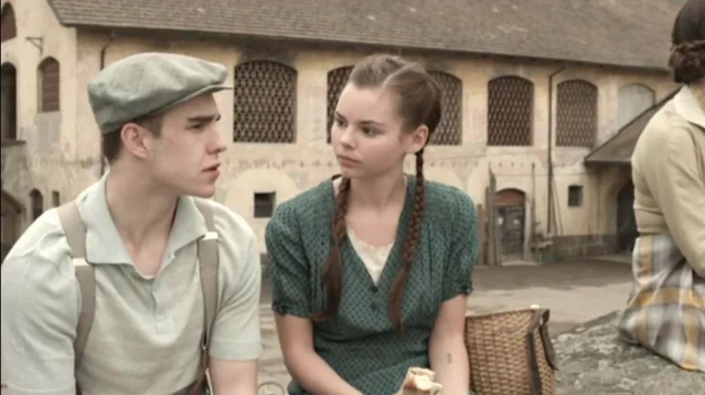 Nico Mirallegro and Eline Powell - Anita B.