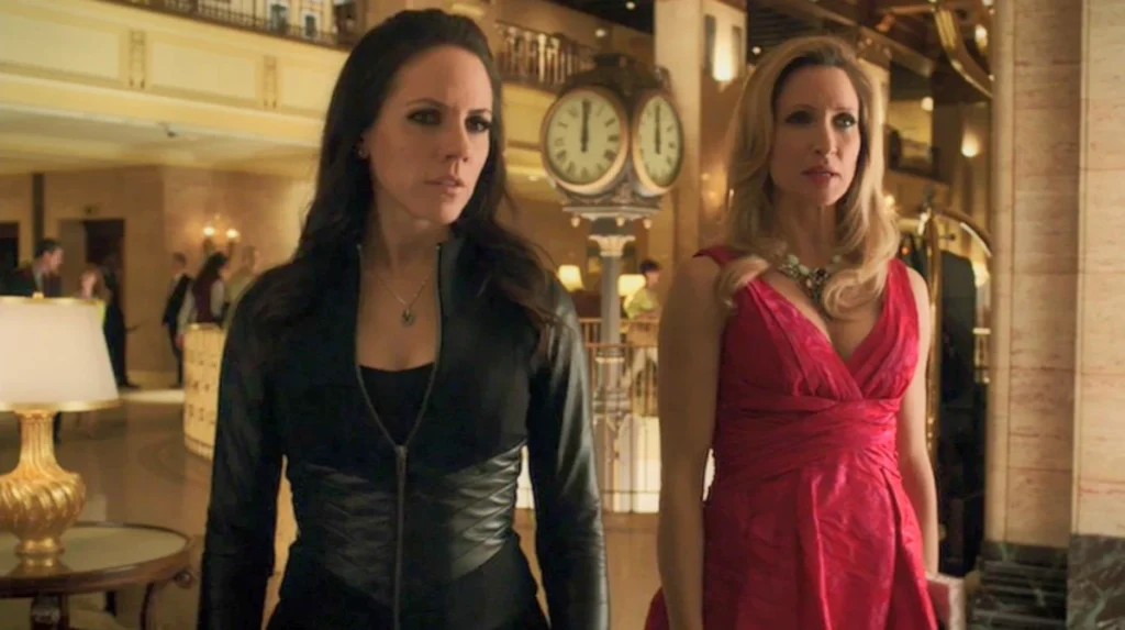 Anna Silk as Bo and Michelle Nolden as Freyja - Lost Girl 501