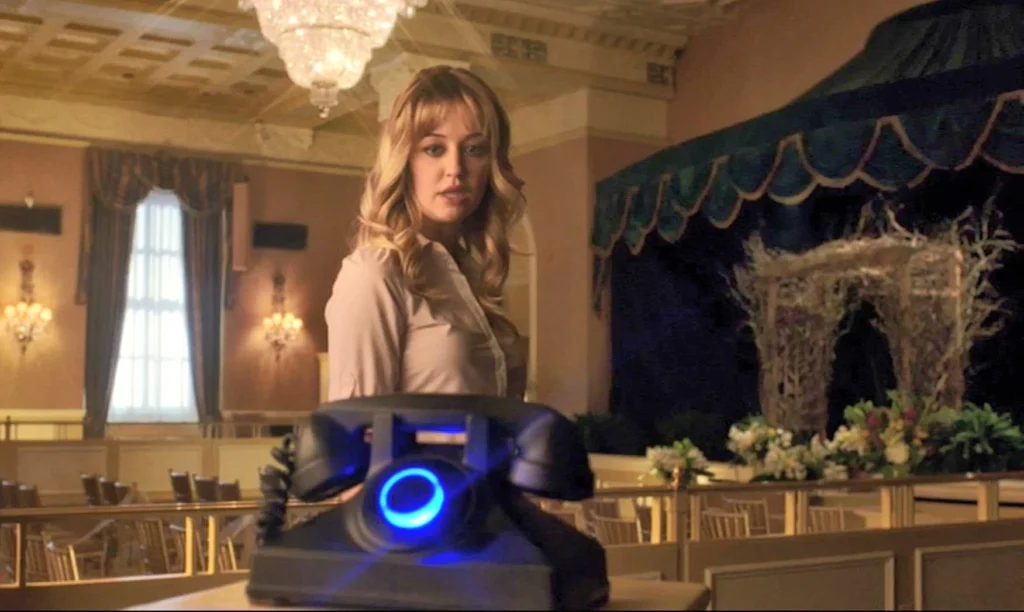 Kate Corbett as Freyja's assistant Stacey - Lost Girl 501