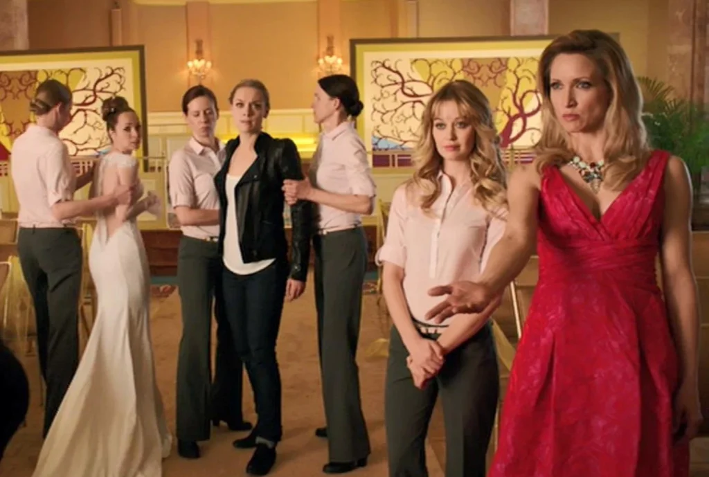While Freyja (Michelle Nolden) dispatches Bo (Anna Silk) to Tartarus, a guard (Mary Ann Stevens) escorts Keni (Ksenia Solo) away, while Tamsin (Rachel Skarsten) is restrained by two guards (Tracey Messenger and Stephannie Hawkins). - Lost Girl 501