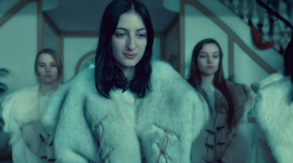 Hannah Duke as Margo - Wynonna Earp 110