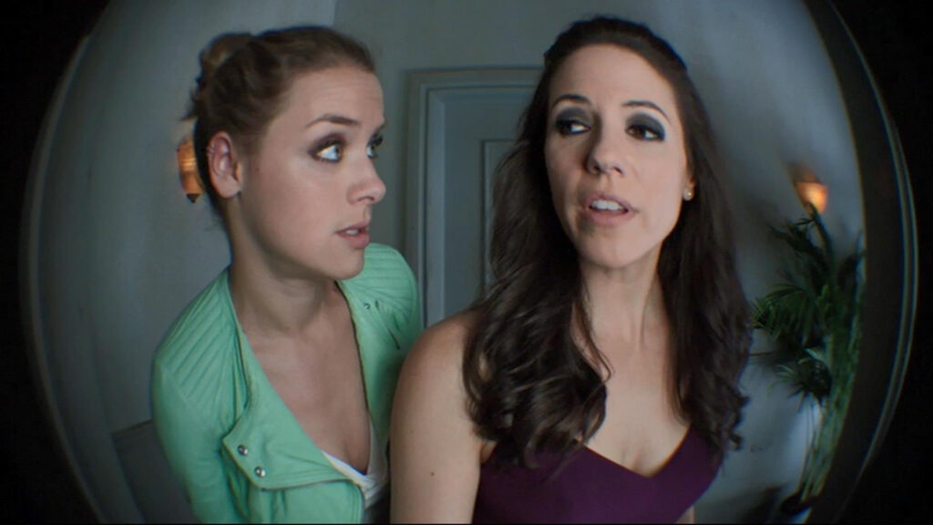 Anna Silk as Bo and Rachel Skarsten as Tamsin - Lost Girl 505