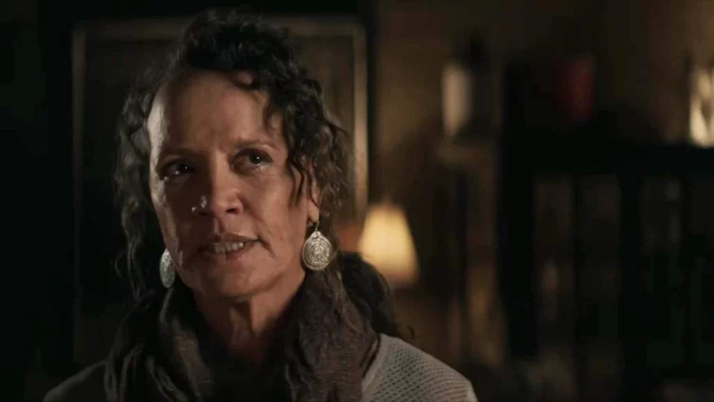 Rena Owen as Helen Hawkins - Siren 101