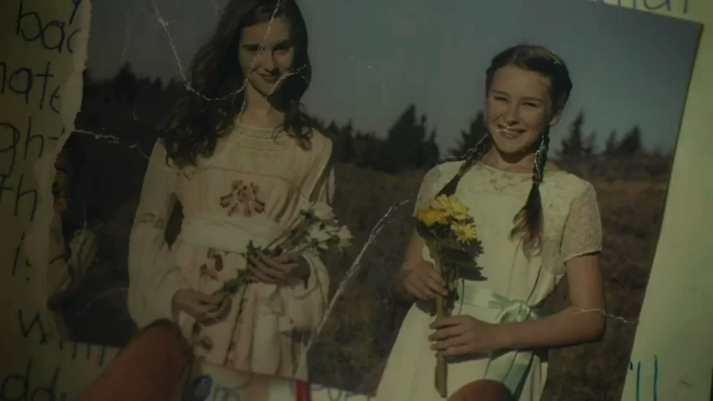 Old photo of young Willa and Wynonna (Waverly says she was cropped out) - Wynonna Earp 202