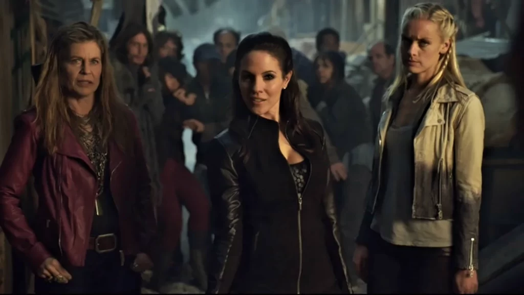 Linda Hamilton, Anna Silk, and Rachel Skarsten - Lost Girl