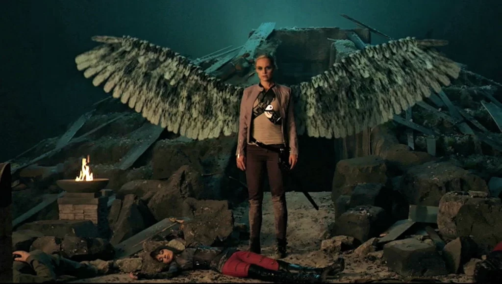Tamsin (Rachel Skarsten) about to take Kenzi to Valhalla - Lost Girl - 413