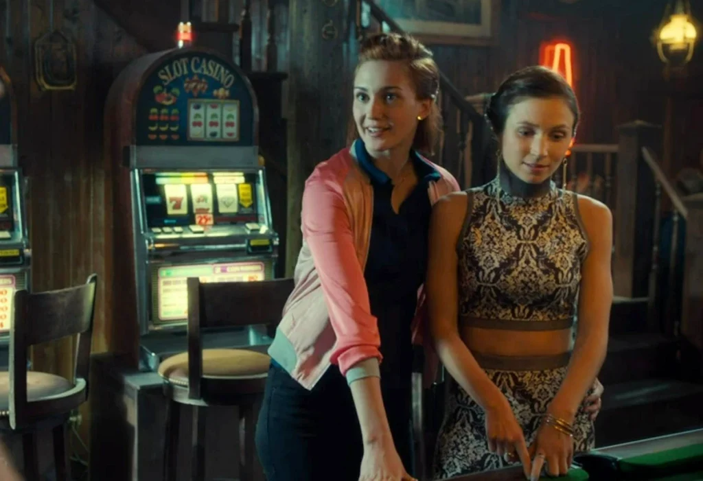 Nicole Haught (Kat Barrell) and Waverly (Dominique Provost Chalklay) at Shorty's - Wynonna Earp 208