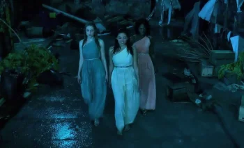 The oracles. Dedona (Sagine Sémajuste), Cassie (Vanessa Matsui), and Pythia (Aniela Kurylo) - Lost Girl 507