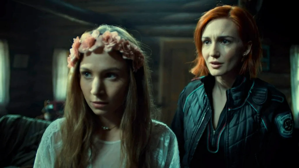 Dominique Provost-Chalkley as Waverly and Kat Barrell as Nicole - Wynonna Earp 211